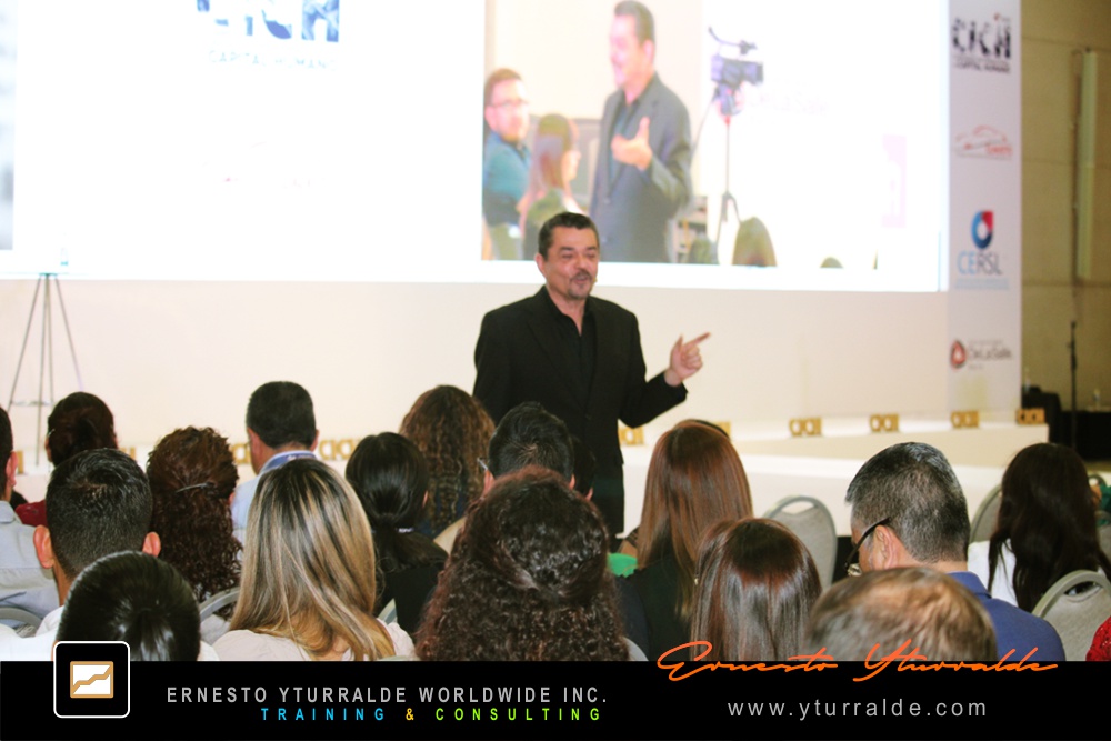 Ernesto Yturralde, Speaker: Storytelling, Charlas y Conferencias para Convenciones, Kickoffs y Congresos