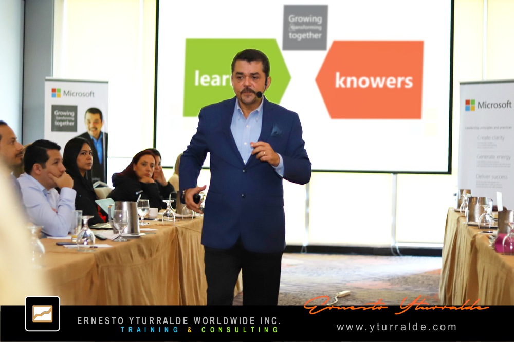 Ernesto Yturralde, Speaker: Storytelling, Charlas y Conferencias para Convenciones, Kickoffs y Congresos